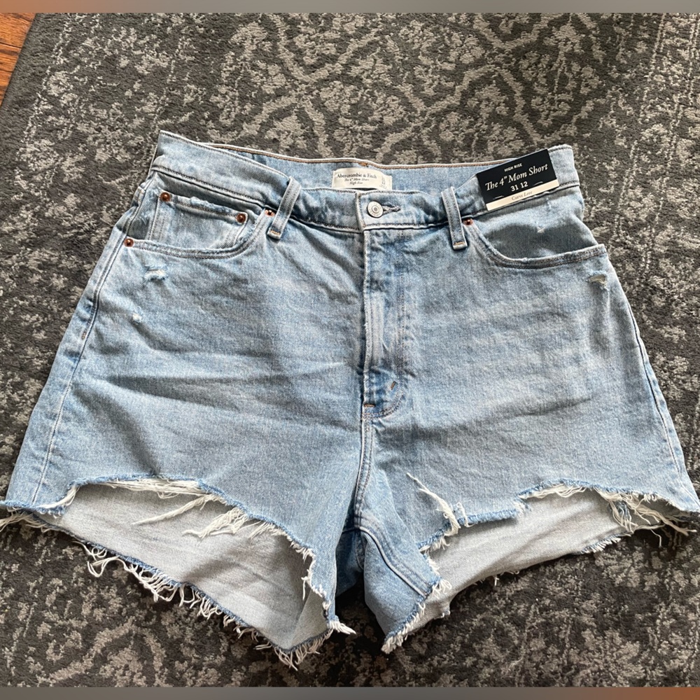 High rise 4” mom short Abercrombie & Fitch